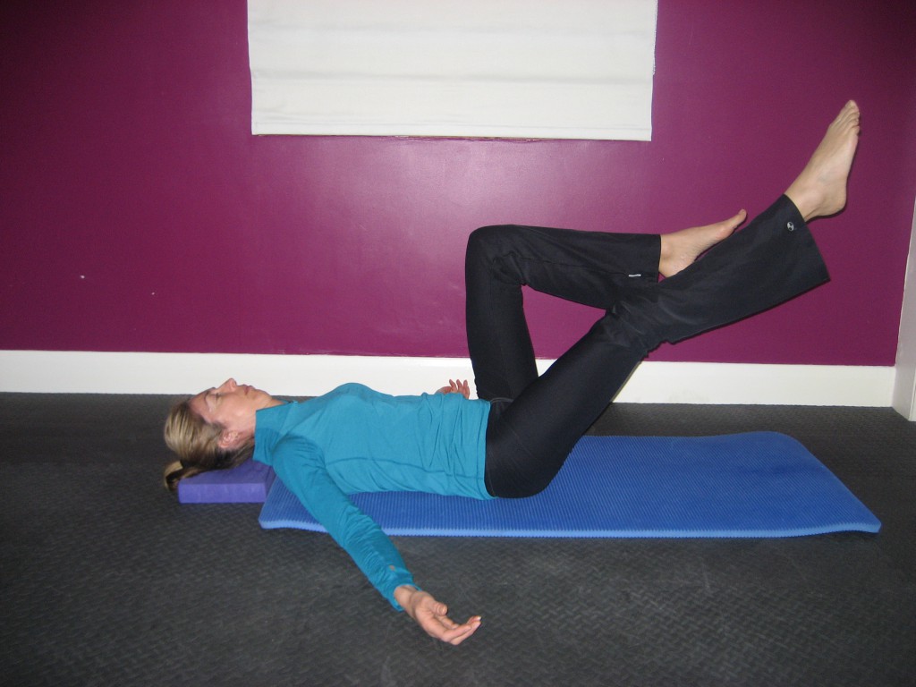 One Leg Stretch L2 | Pilates Classes in Woking | Body Torque